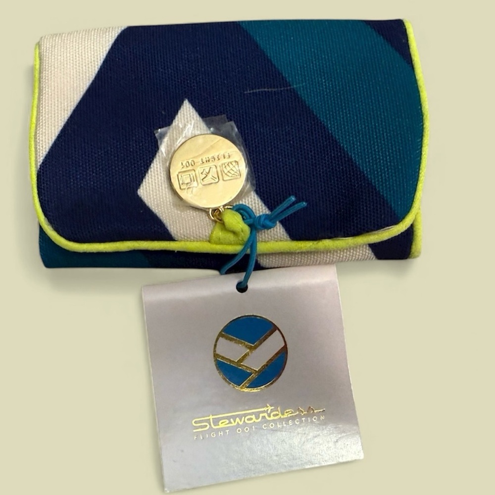 STEWARDESS FLIGHT 001 COLLECTION TRI FOLD WALLET NEW WITH TAGS